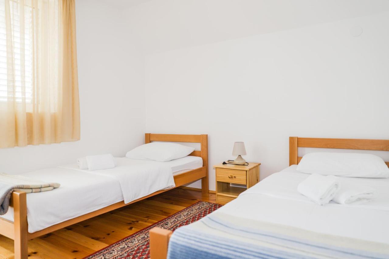 Guest House Sara 자블야크 외부 사진