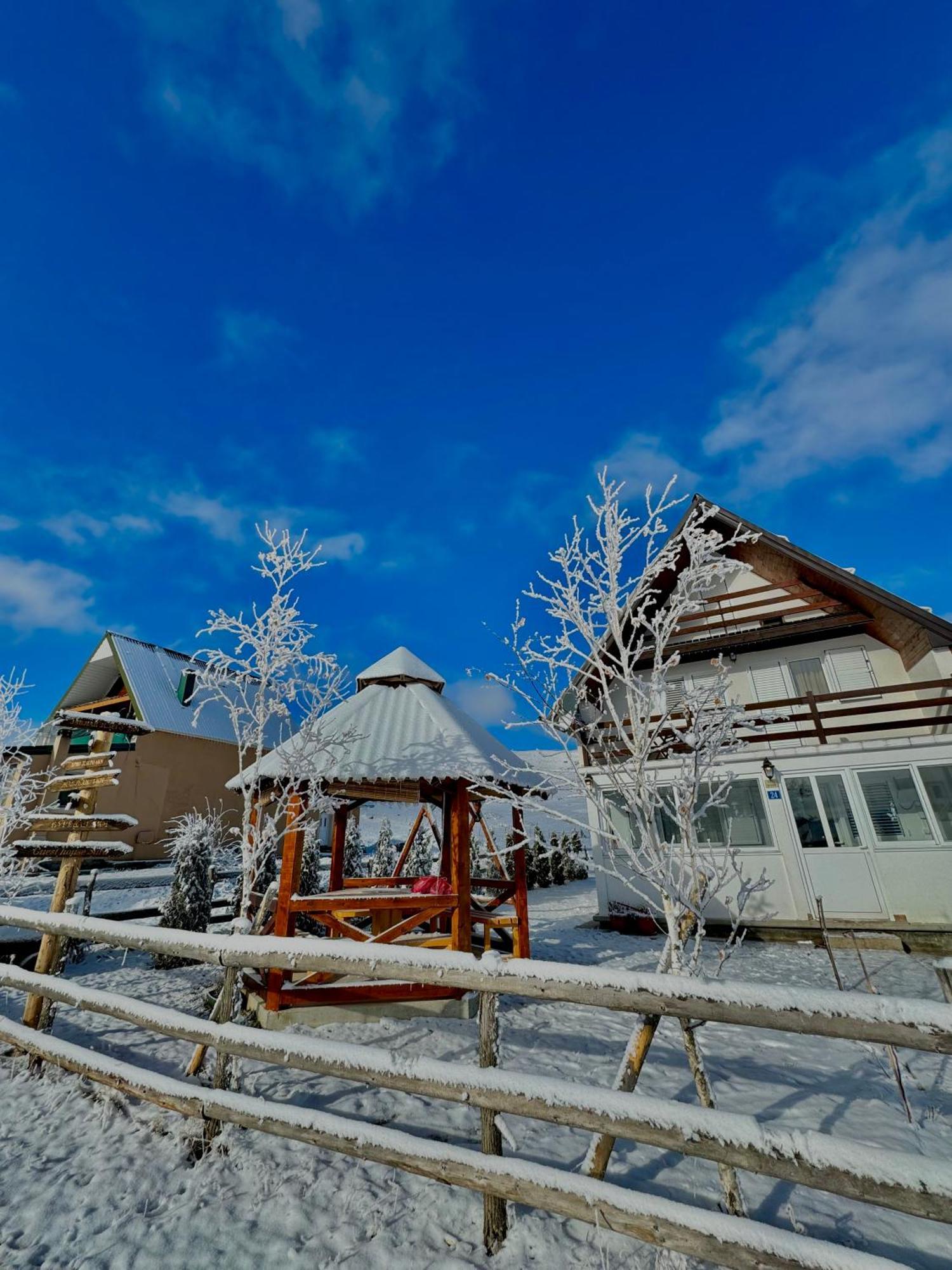 Guest House Sara 자블야크 외부 사진