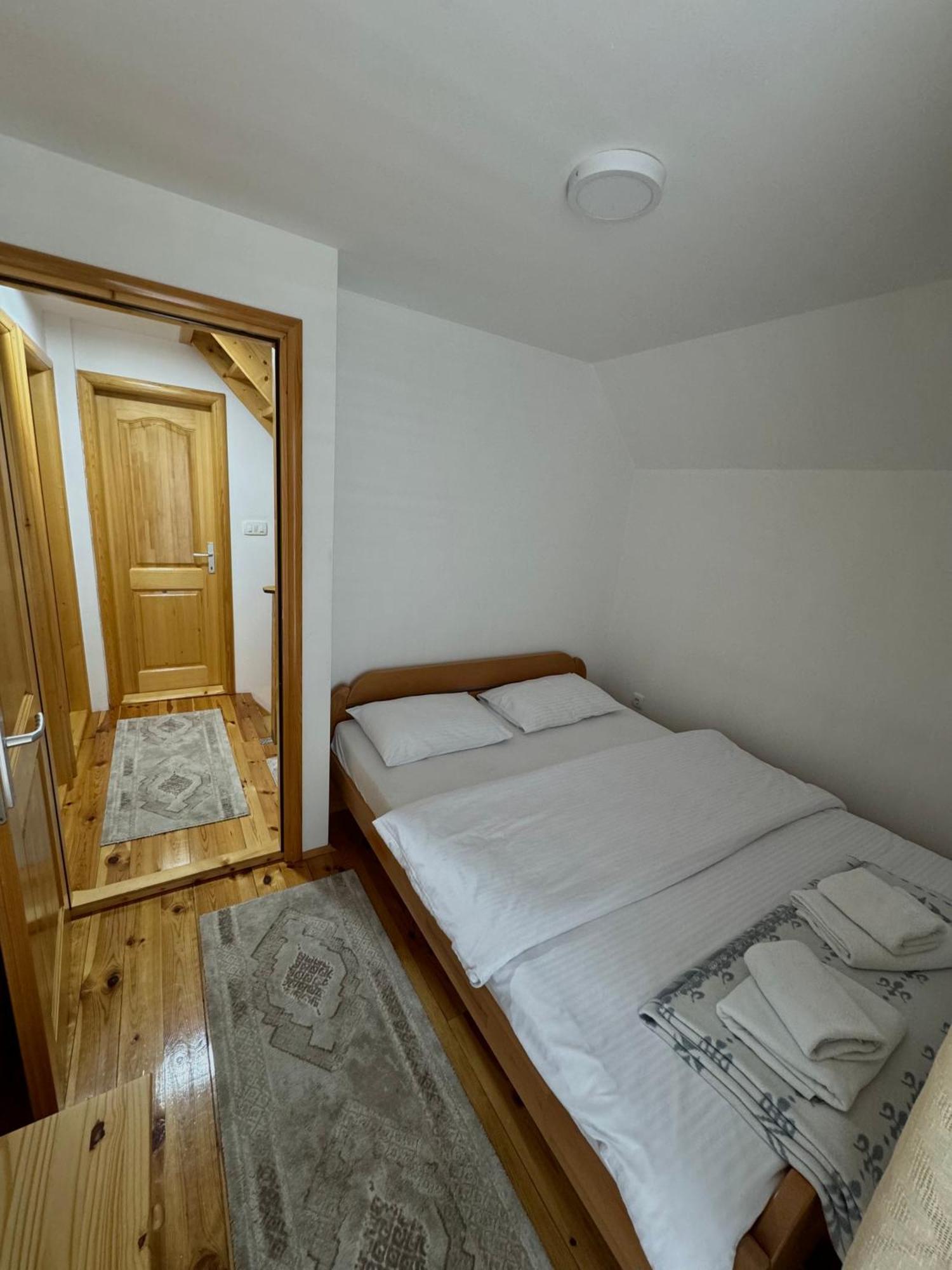 Guest House Sara 자블야크 외부 사진